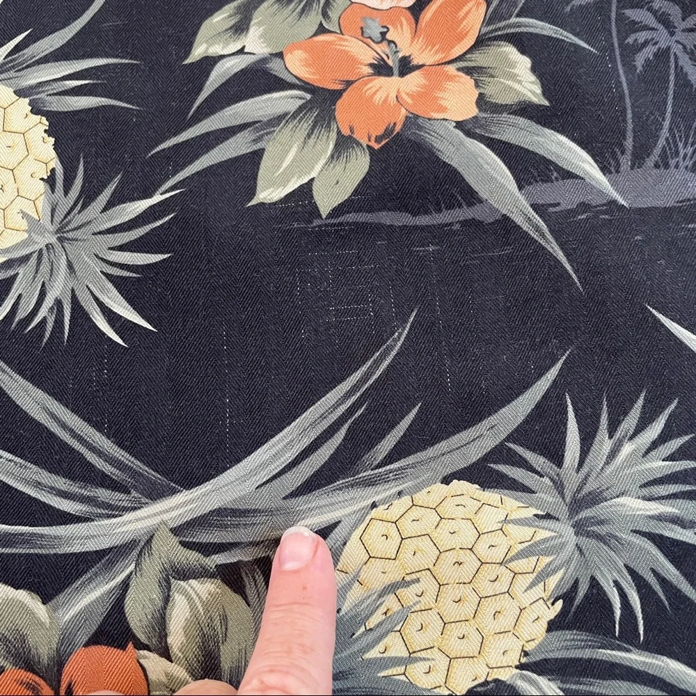 Tommy Bahama silk pineapple button Hawaiian shirt L - Picture 3 of 8